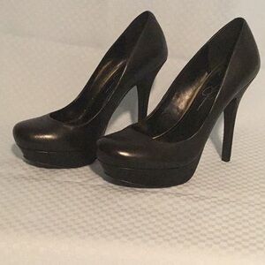 Jessica Simpson size 8 platform pumps